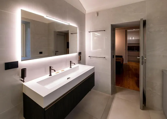 Roma Apartments *
